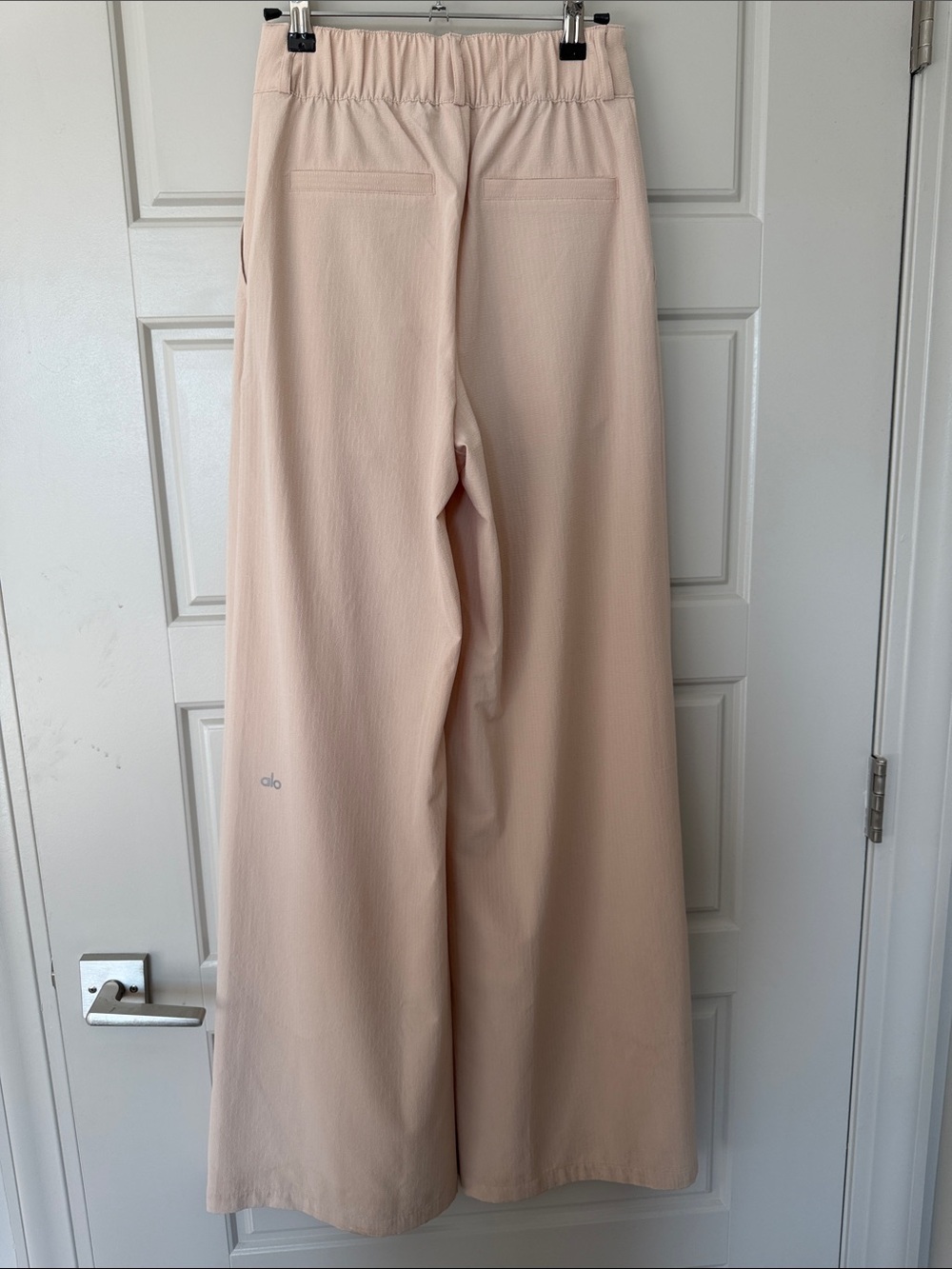 ALO Yoga High Waist Dreamscape Trouser in Macadamia- Tall - Picture 2 of 5